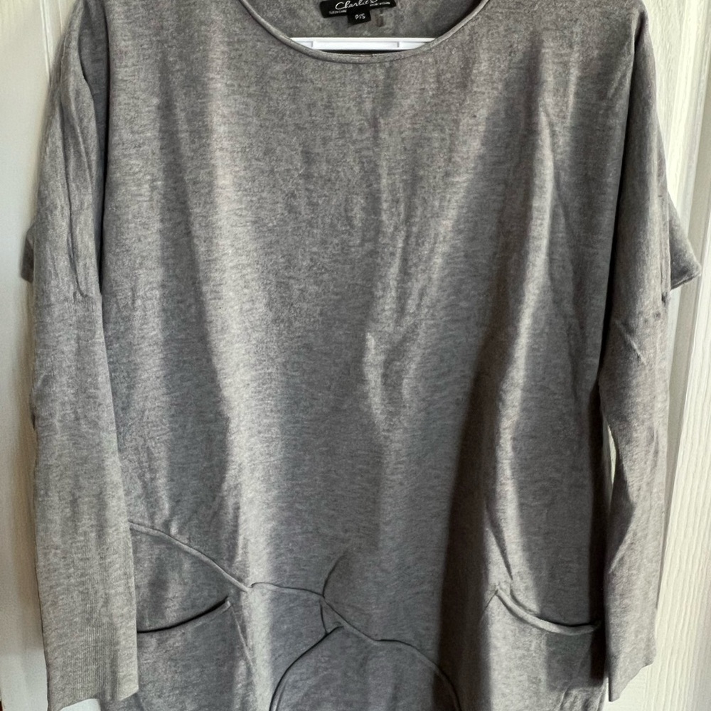 CHARLIE B Heather Gray Knit Top